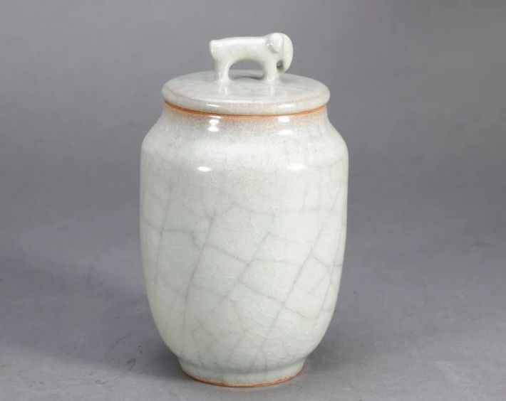Lư kiểu quỹ phủ men thanh mận Long Tuyền