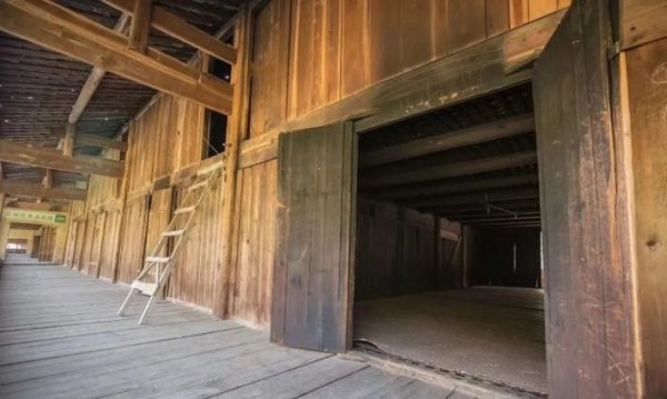 Chính Sơn Tiểu Chủng ra đời từ một… tòa “Thanh Lầu”