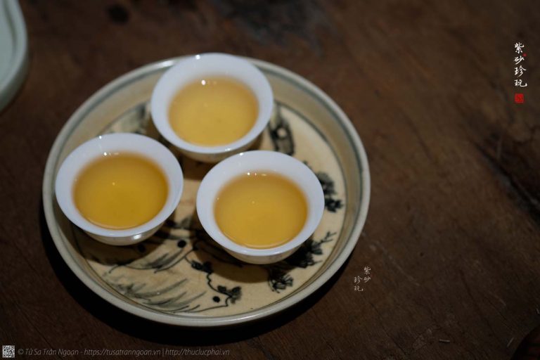 Nước trà Phổ Nhĩ có cặn ở đáy có bình thường không?