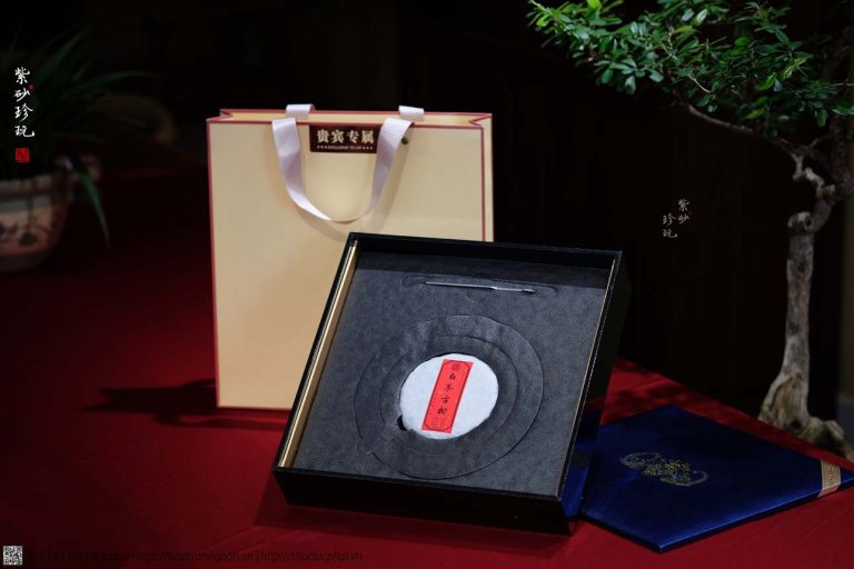 Bình An – Set Bạch trà Cổ thụ Vân Nam mang ý nghĩa an yên 