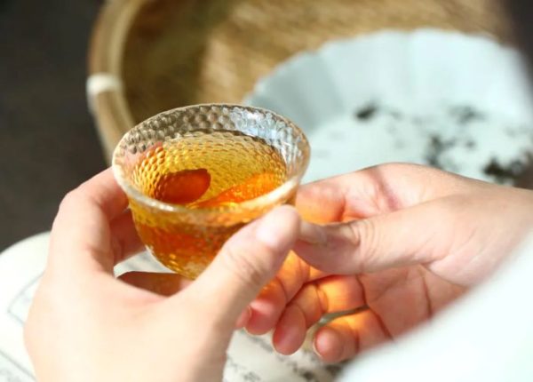 Hồng trà Nghi Hưng: Dòng hồng trà dưỡng ấm cực kỳ tốt!