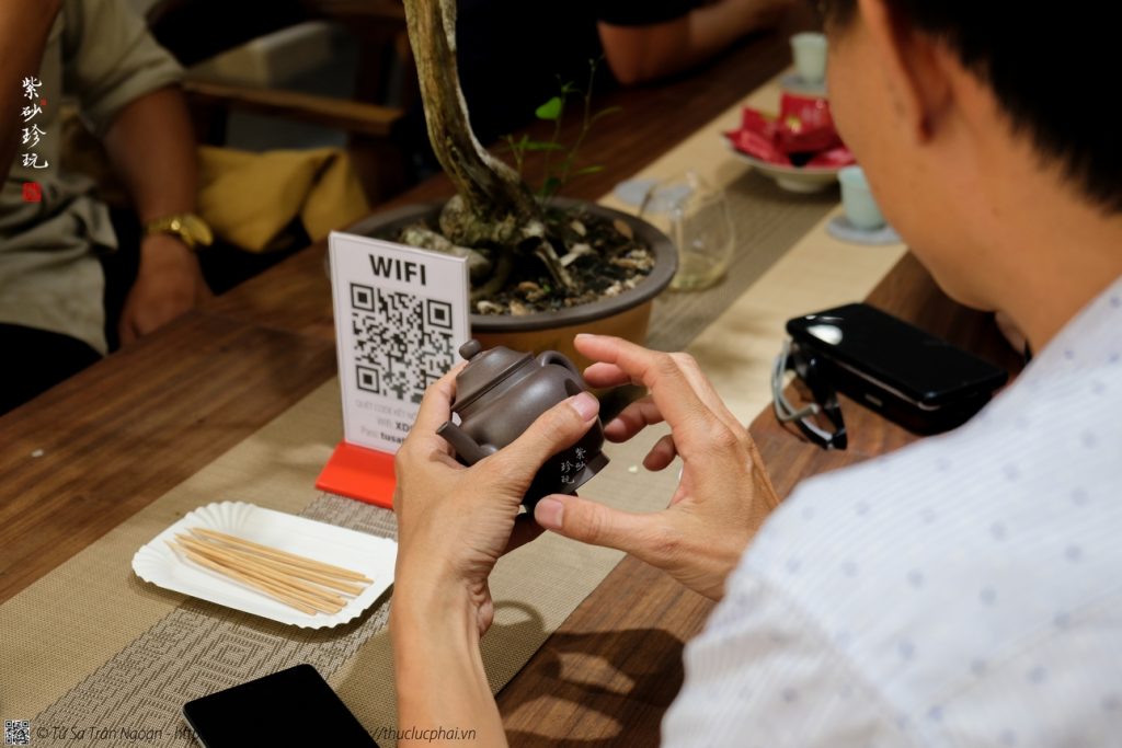 Đất tử sa nổi tiếng trên thế giới có nguồn gốc từ vùng Nghi Hưng, tỉnh Giang Tô, Trung Quốc.